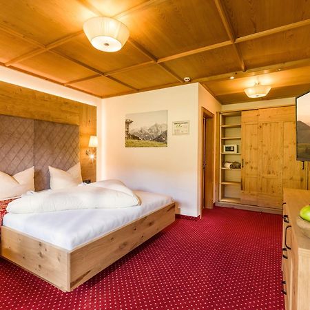 Alpenherz Hotel Garni Герлос Екстериор снимка