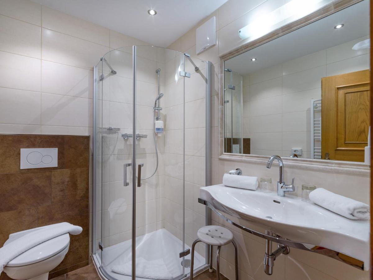 Alpenherz Hotel Garni Герлос Екстериор снимка