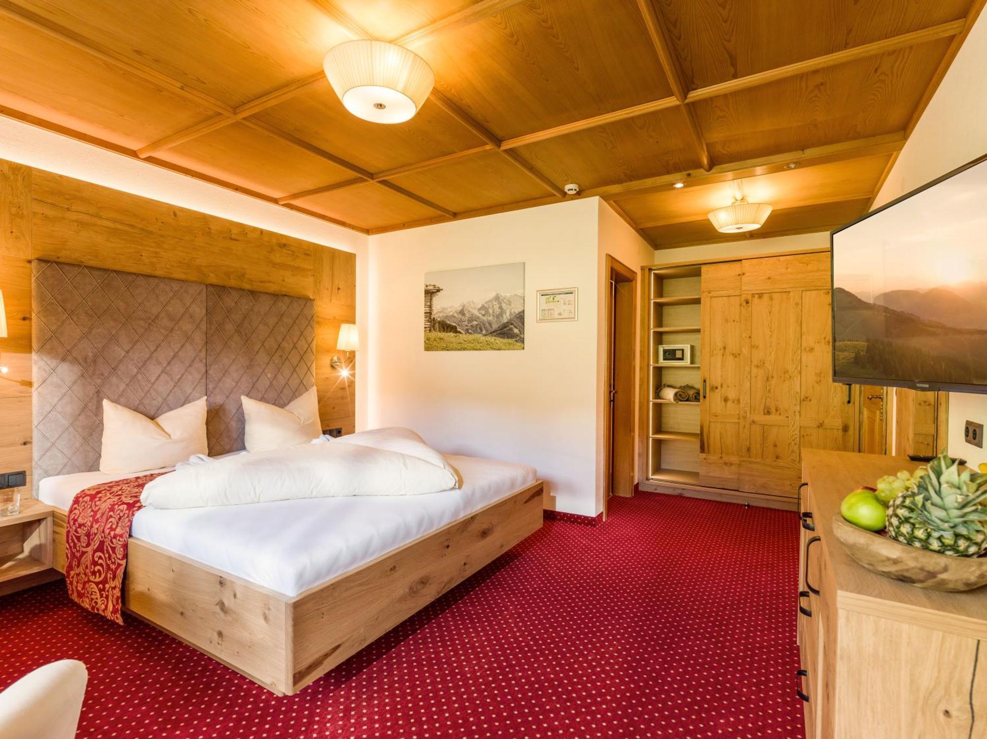 Alpenherz Hotel Garni Герлос Екстериор снимка