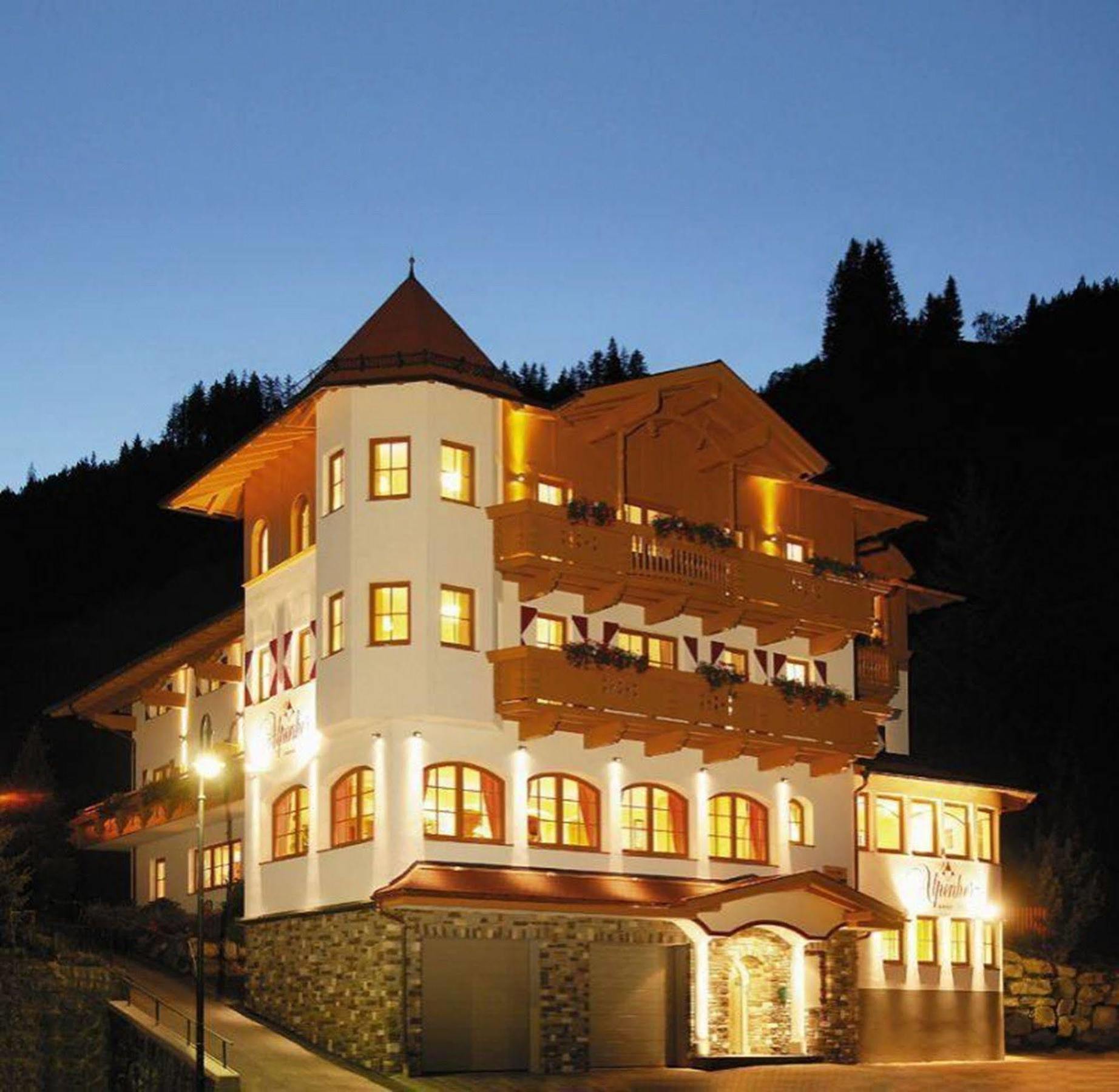 Alpenherz Hotel Garni Герлос Екстериор снимка