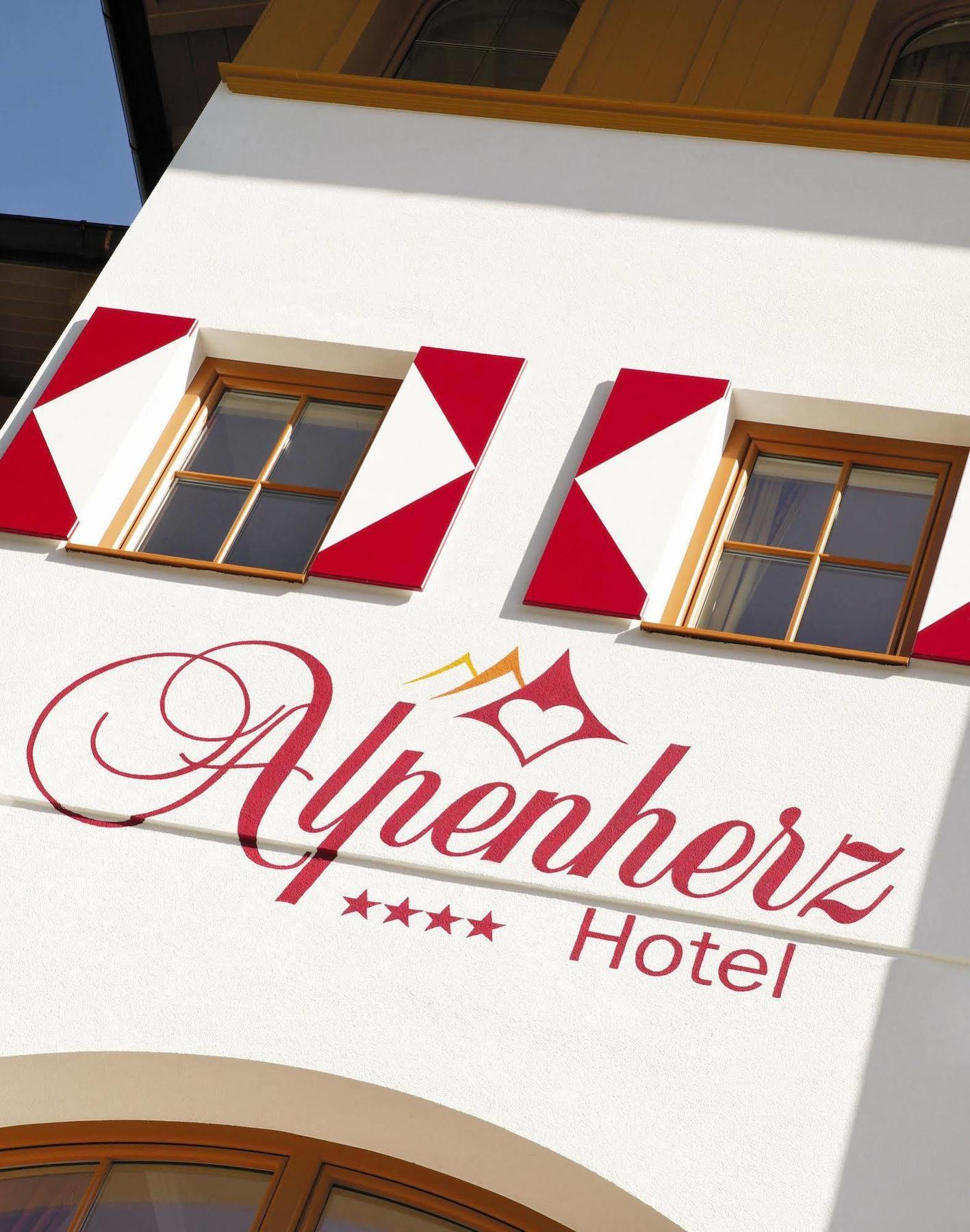 Alpenherz Hotel Garni Герлос Екстериор снимка