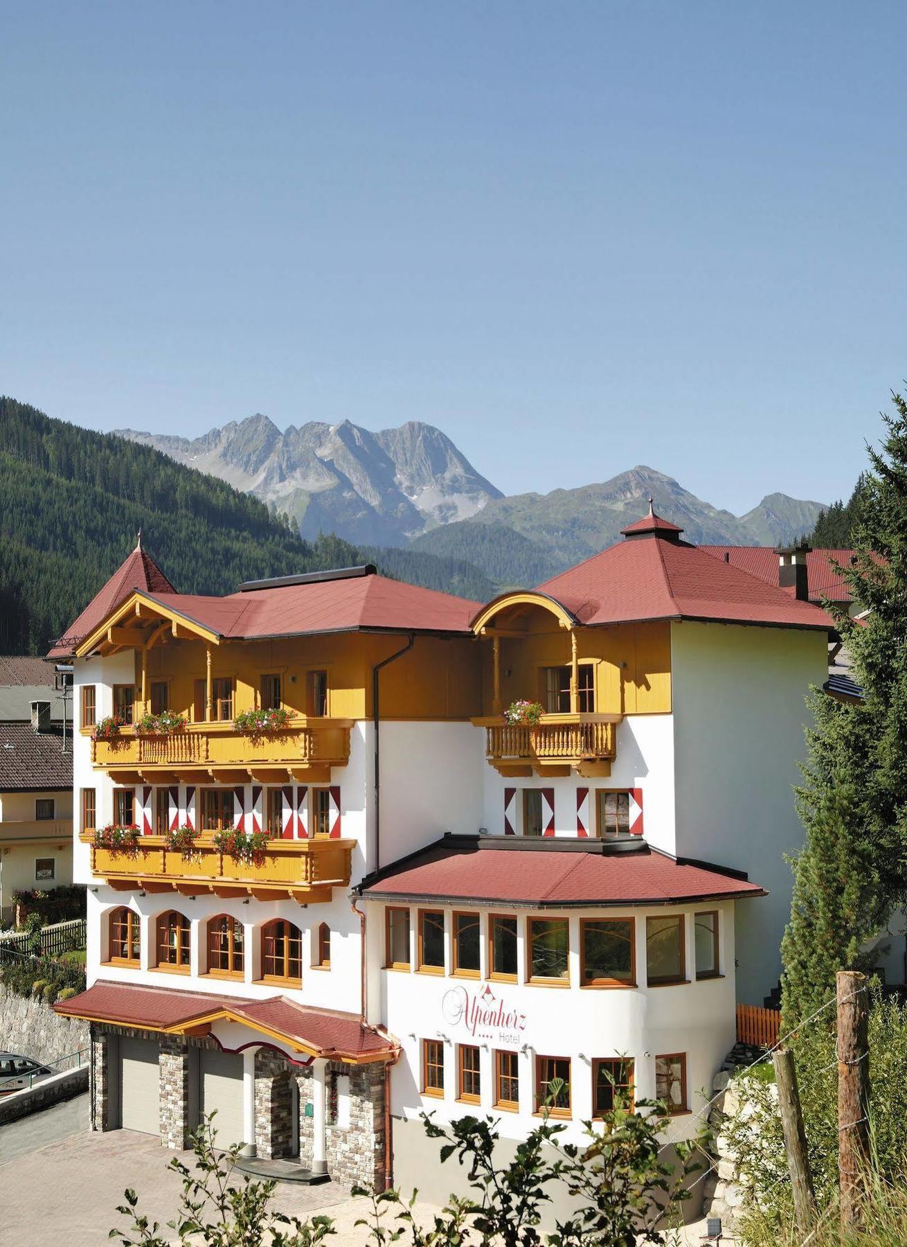 Alpenherz Hotel Garni Герлос Екстериор снимка