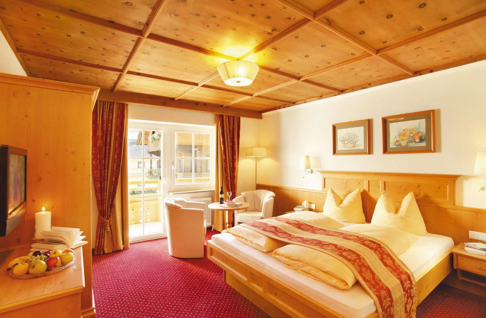 Alpenherz Hotel Garni Герлос Екстериор снимка