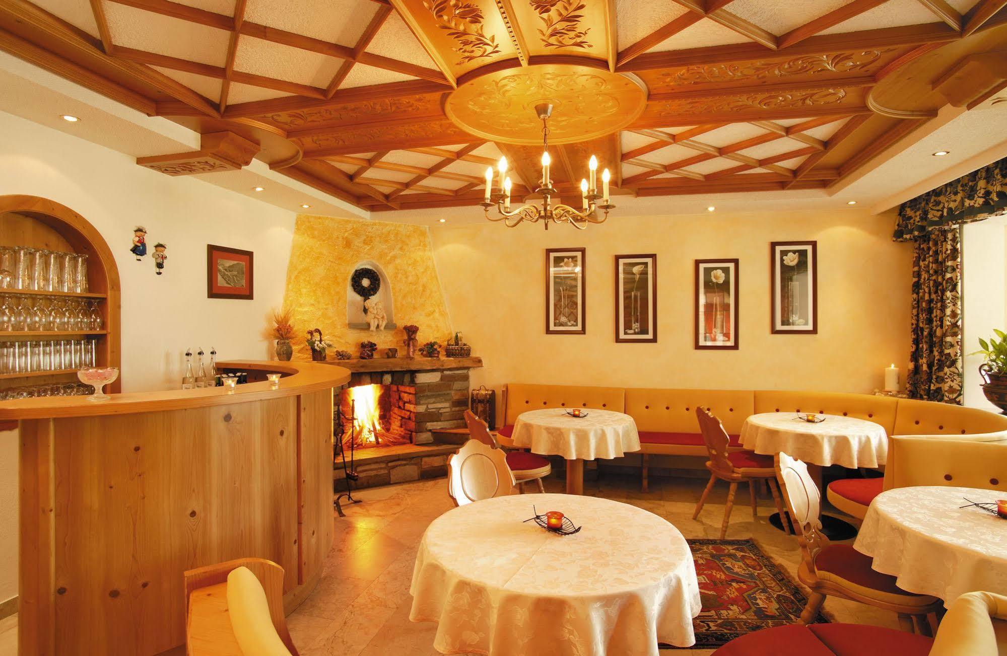 Alpenherz Hotel Garni Герлос Екстериор снимка